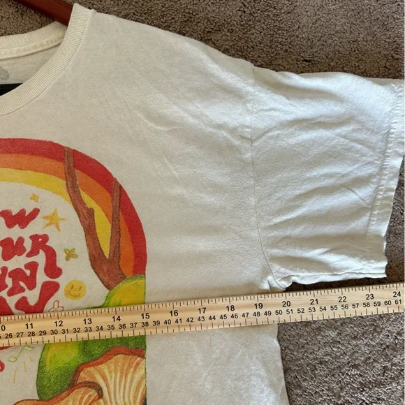 Root People Mushroom Graphic Tee | Size L | Boho Cottagecore Hippie Style - Picture 8 of 9